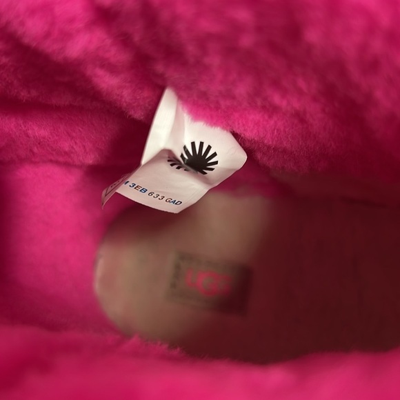 UGG Big Girl Size 6 Women’s Size 8 Classic Clear Mini Waterproof Ankle Boots - Picture 9 of 11